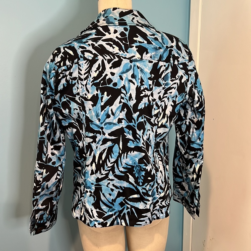 Euc Chico’s size 1 jacket - Picture 2 of 3